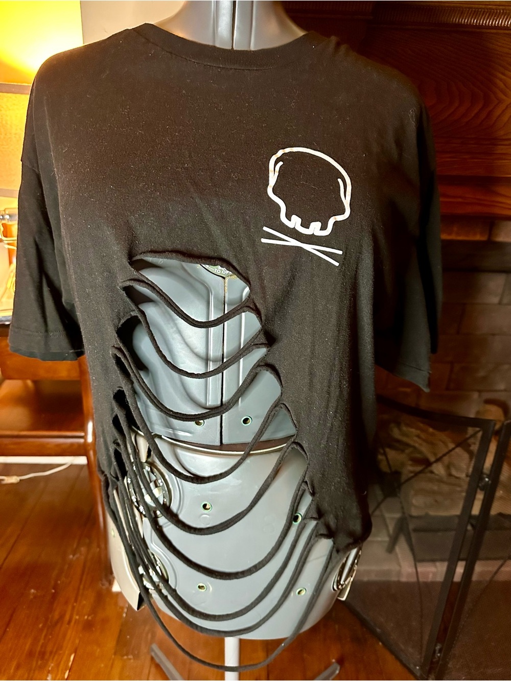 Black Distressed Skull Muscle Tee - Women